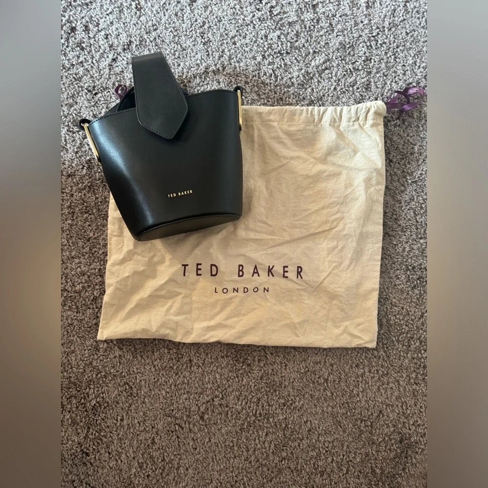 Ted Baker Bucket Bag - Picture 4 of 11